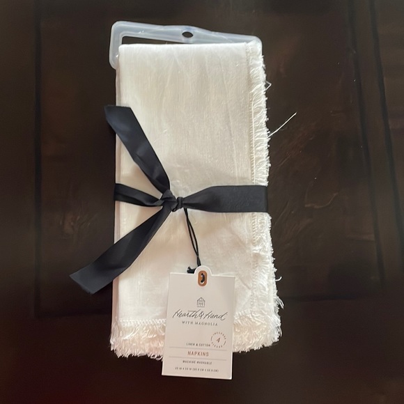 Hearth & Hand Other - Set of 4 Hearth and Hand linen blend napkins NWT
